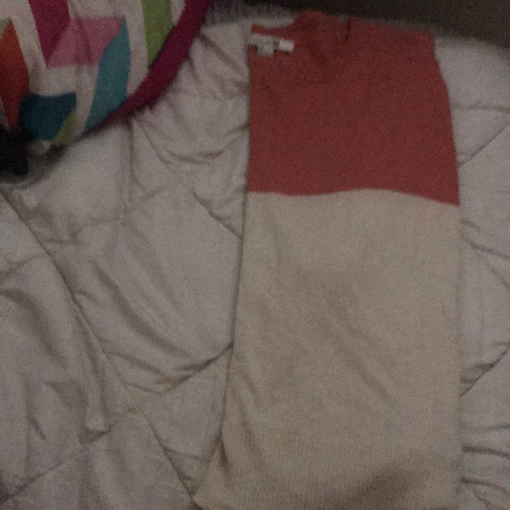 Long sleeve shirt /sweater